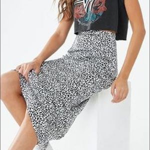 B & W Cheetah Midi skirt - Forever 21